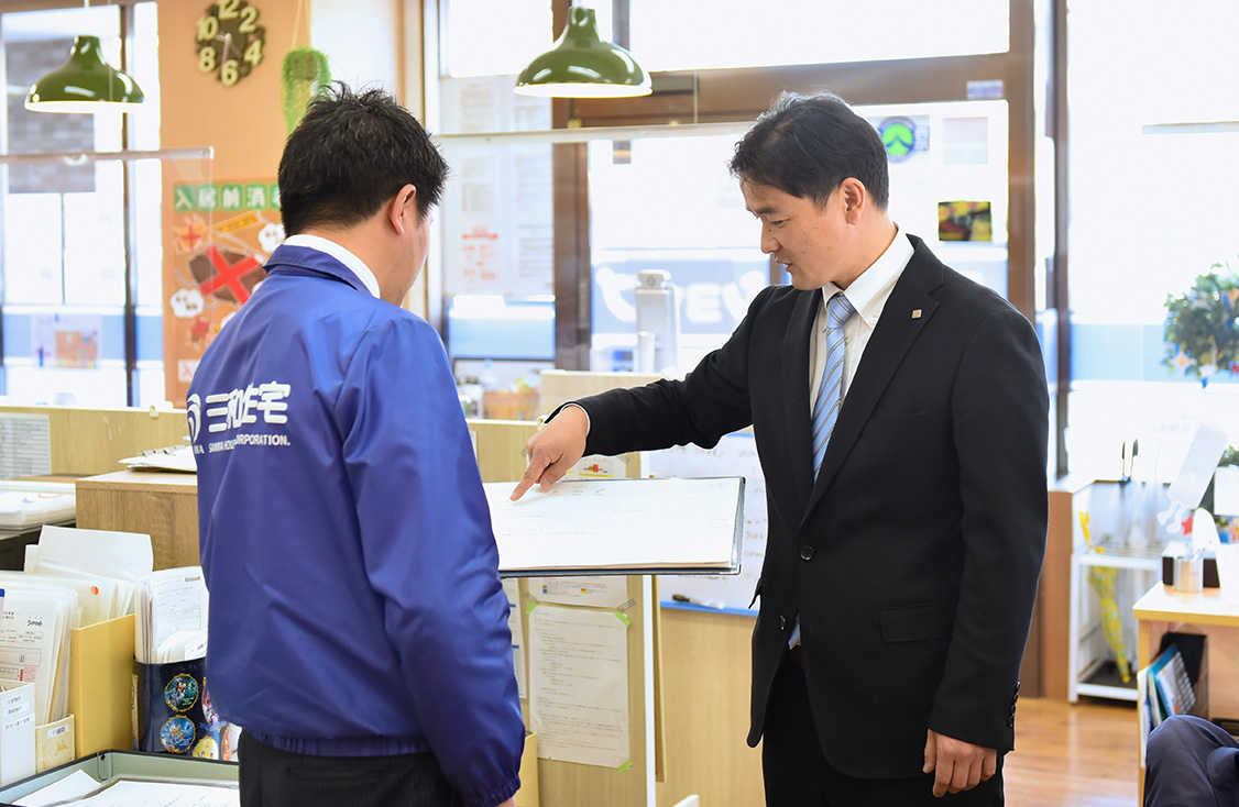 店舗スタッフにお客様の来店状況をヒアリング