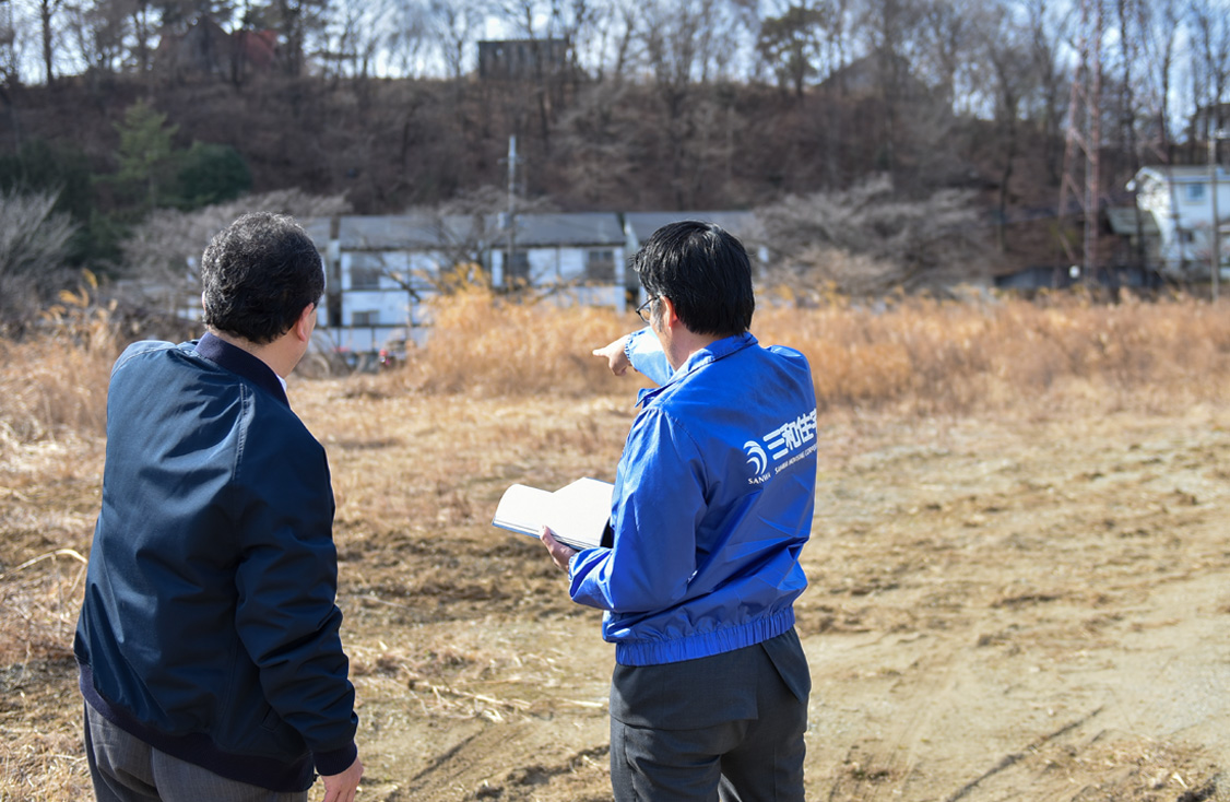 月曜に訪問したB様と、所有地の活用方法について打ち合わせ